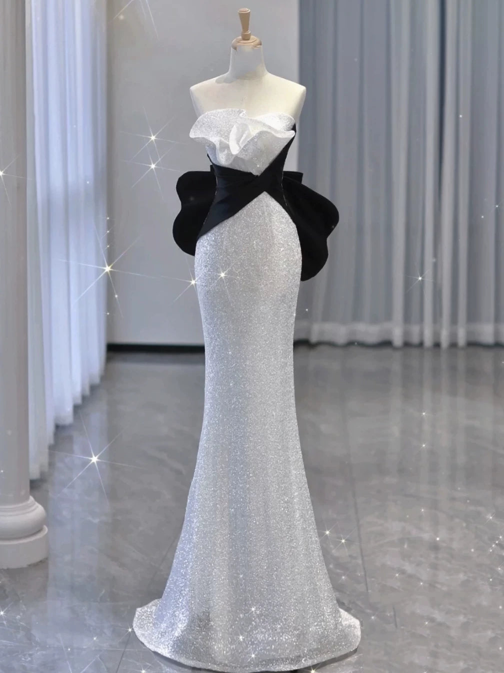 Robe de bal sirène élégante sans bretelles à sequins blancs, inspiration robe de soirée longue pour un 19e anniversaire AB2306