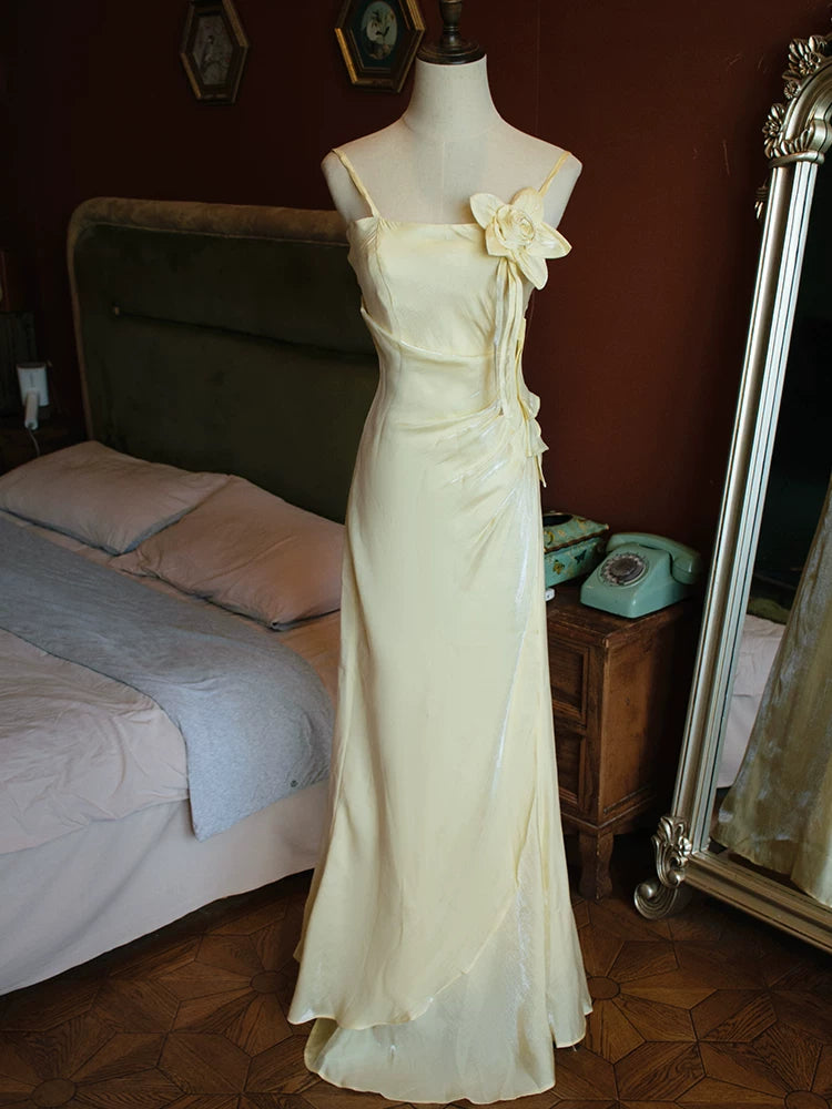 Robe de bal vintage années 1950, bretelles spaghetti, bordeaux, inspiration robe de soirée longue rétro, tenue pour un 18e anniversaire AB2357