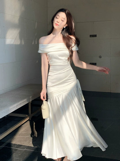 Robe de bal longue blanche élégante à épaules dénudées, style sirène, idéale pour une soirée d'anniversaire ou une fête de 16 ans (AB2452)