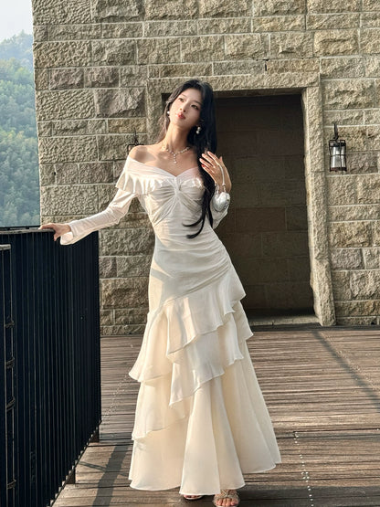Robe de bal blanche sirène élégante à épaules dénudées et manches longues plissées, idéale pour une remise de diplôme ou un 20e anniversaire (N099)
