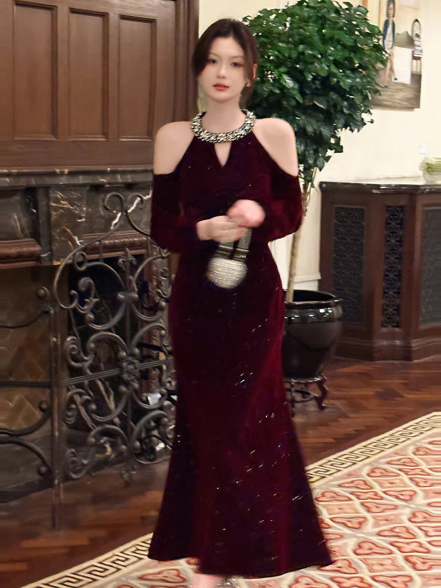 Robe de bal sirène sexy en velours bordeaux à col bijou, manches longues et longueur cheville, idéale pour un mariage ou un 22e anniversaire (AB2499)