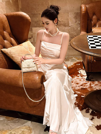 Robe de bal longue blanche à fines bretelles spaghetti et volants, style sirène, idéale pour un mariage ou un 20e anniversaire (AB2488)