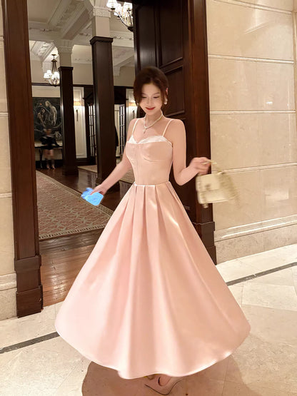 Robe de bal élégante en satin rose, coupe trapèze, bretelles spaghetti, longueur cheville, idéale pour une soirée d'anniversaire ou un 17e anniversaire (AB2497)