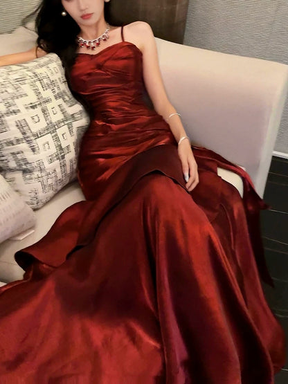 Elegantes, burgunderrotes Meerjungfrauen-Abendkleid mit Spaghettiträgern, ideal für Highschool-Absolventinnen, Tanzveranstaltungen und den 20. Geburtstag (AB2502).