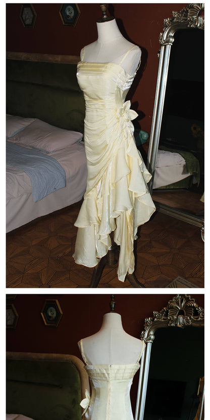 Robe de bal vintage années 1950, bretelles spaghetti asymétriques, inspiration robe de soirée longue rétro, tenue pour un 18e anniversaire AB2342