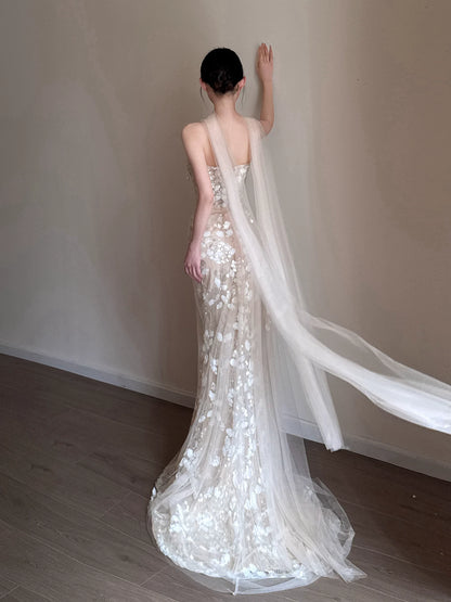 Robe de mariée sirène intemporelle sans bretelles, couleur champagne, en dentelle, avec foulard intégré, coupe ajustée AB2203