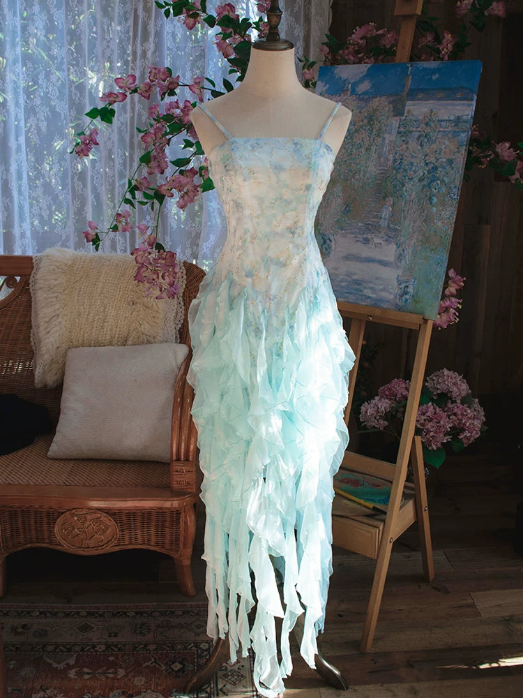 Robe de bal vintage années 80, coupe trapèze, bretelles spaghetti, bleue à volants superposés. Inspiration robe de soirée rétro pour un 21e anniversaire (AB2374)