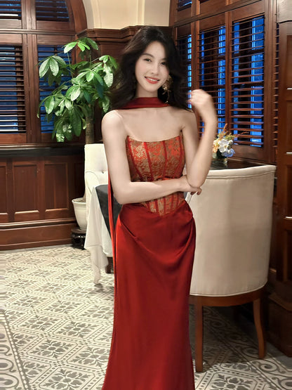 Robe de bal élégante sirène à fines bretelles, en satin bordeaux, longueur cheville, plissée, style sirène. Tenue idéale pour une remise de diplôme ou un anniversaire (N096)