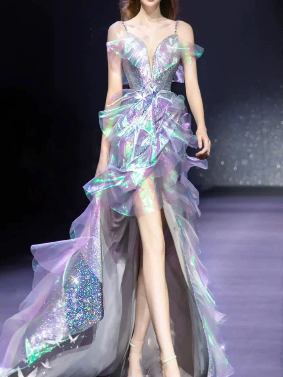 Robe de bal longue à bretelles spaghetti asymétriques et volants, inspiration robe de soirée, tenue pour un 19e anniversaire AB2280