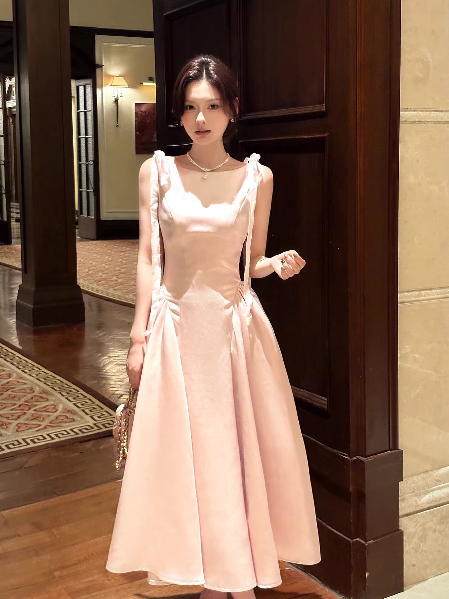 Robe de bal rose satinée, coupe trapèze, col rond, longueur cheville, idéale pour une soirée d'anniversaire ou un 17e anniversaire (AB2498)