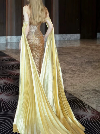 Robe de bal sirène bustier dorée à manches longues fendues et sequins - Inspiration robe de soirée longue pour un 21e anniversaire AB2287
