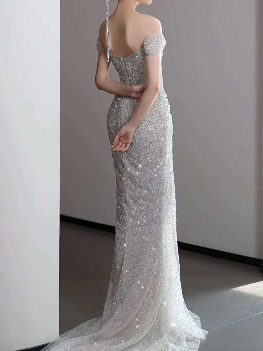 Robe de bal sirène modeste à épaules dénudées, sequins argentés et plissée, inspiration robe de soirée longue pour un 19e anniversaire AB2271