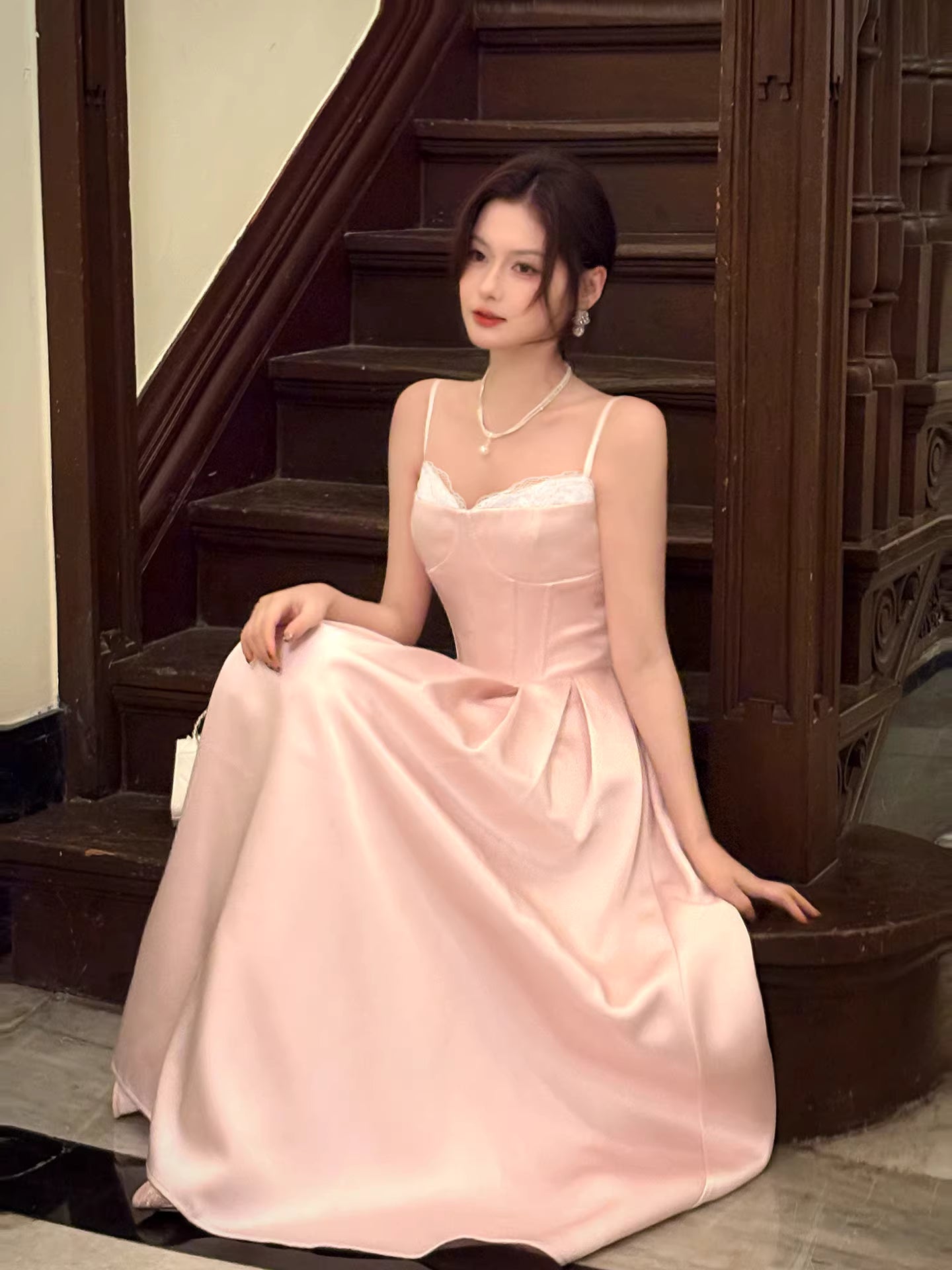 Robe de bal élégante en satin rose, coupe trapèze, bretelles spaghetti, longueur cheville, idéale pour une soirée d'anniversaire ou un 17e anniversaire (AB2497)