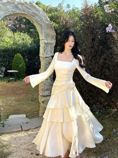 Robe de bal modeste sirène à col carré en satin ivoire, manches longues, idéale pour un mariage ou un anniversaire de 16 ans (AB2448)