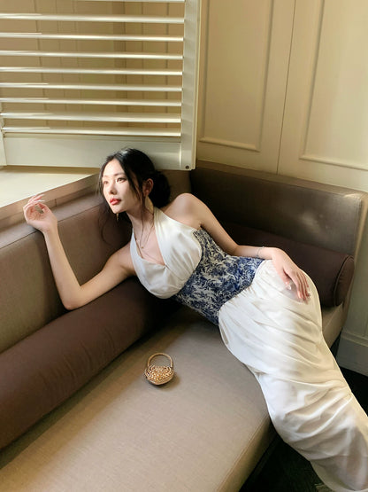 Elegantes A-Linien-Chiffonkleid mit Neckholder und Schlitz, auch als Ballkleid, Hochzeitsgastkleid oder Outfit zum 20. Geburtstag geeignet (AB2455)