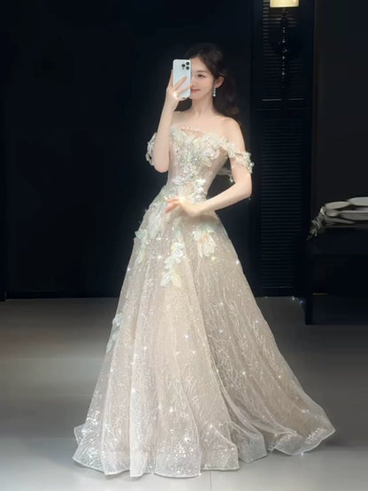 Robe de bal longue champagne à sequins, coupe trapèze, épaules dénudées et manches courtes - Idéale pour les soirées dansantes - AB2202