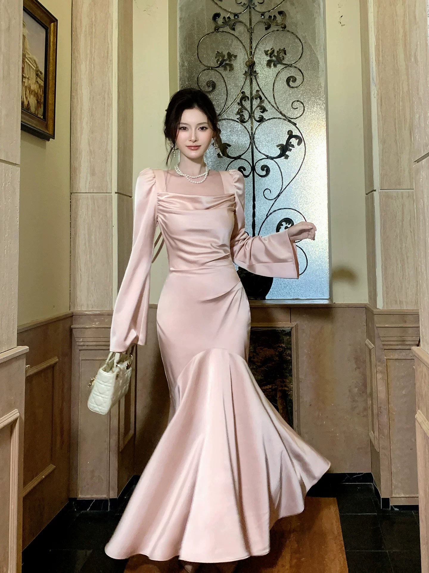 Robe de bal sirène modeste, col carré, manches longues, en satin rose, idéale pour un mariage ou un anniversaire de 16 ans (AB2446)