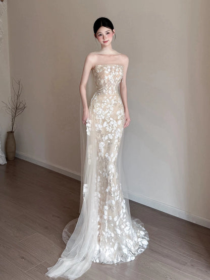 Robe de mariée sirène intemporelle sans bretelles, couleur champagne, en dentelle, avec foulard intégré, coupe ajustée AB2203
