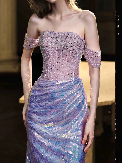 Elegantes Meerjungfrauen-Abendkleid mit schulterfreiem Schnitt, lila Pailletten – Inspiration für lange Partykleider und Outfits zum 19. Geburtstag AB2305