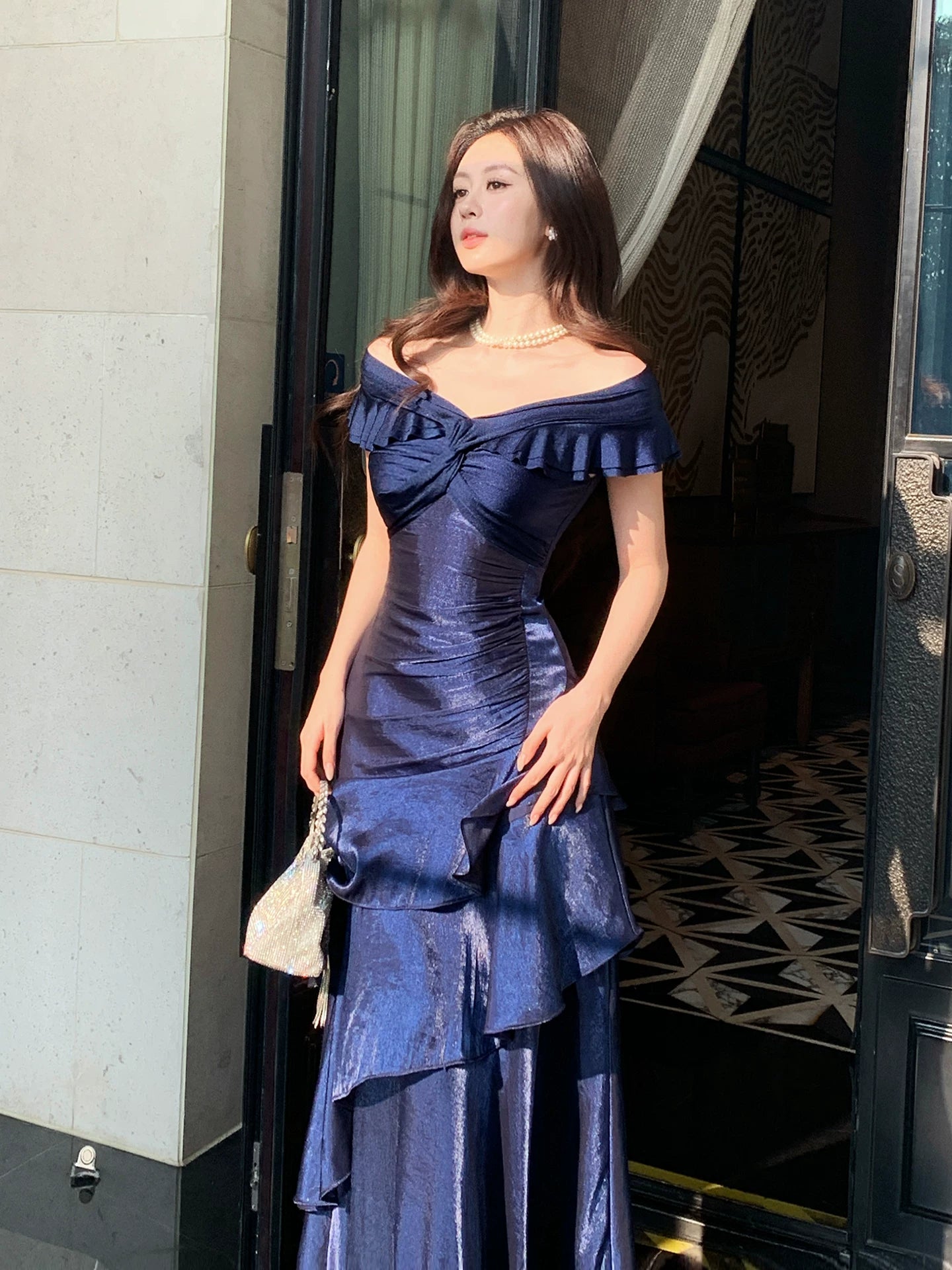 Robe de bal longue bleu marine élégante à épaules dénudées, style sirène, idéale pour une soirée d'anniversaire ou un 16e anniversaire (AB2456)