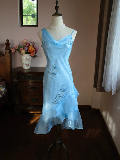 Robe de bal vintage années 80, bleu sirène, longueur genou, ornée de perles, inspiration soirée, tenue pour un 18e anniversaire AB2373