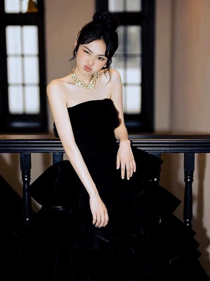 Prinzessinnen-Ballkleid, trägerlos, schwarzer Samt mit Handschuhen, Inspiration für lange Party- und Nachtkleider, Outfits zum 18. Geburtstag AB2232