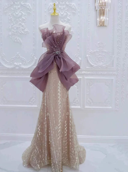 Elegantes, champagnerfarbenes, trägerloses Meerjungfrauenkleid mit Falten – Inspiration für lange Party- und Abendkleider, ideal für den 19. Geburtstag (AB2269).