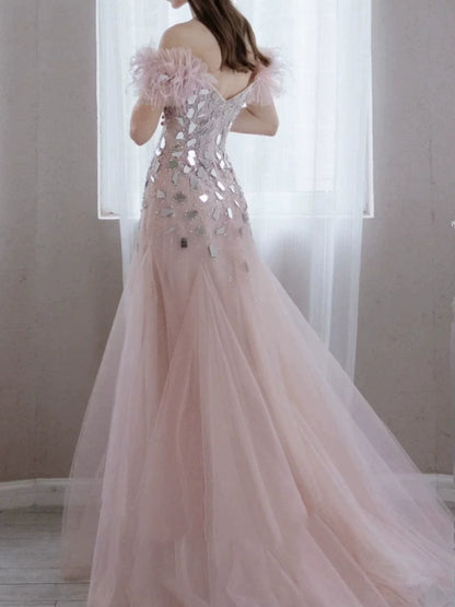Elegantes Meerjungfrauen-Abendkleid aus rosa Tüll mit schulterfreiem Schnitt – Inspiration für lange Partykleider und Outfits zum 19. Geburtstag AB2304