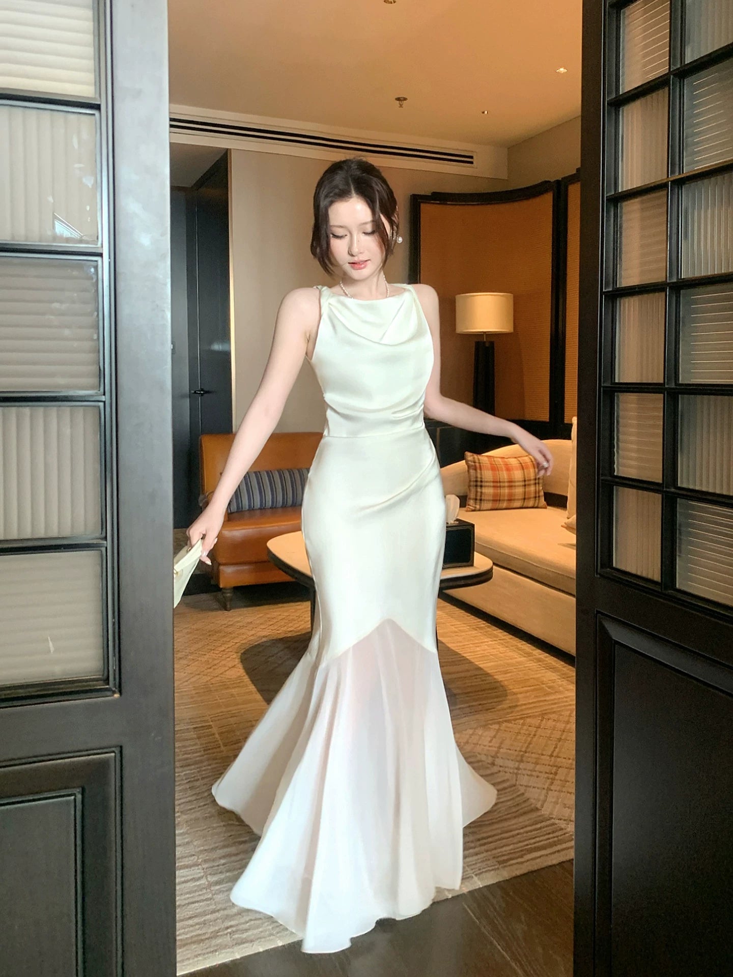 Robe de bal longue en satin satiné, col bénitier sirène, longueur cheville, idéale pour une soirée d'anniversaire ou un événement festif (AB2414)