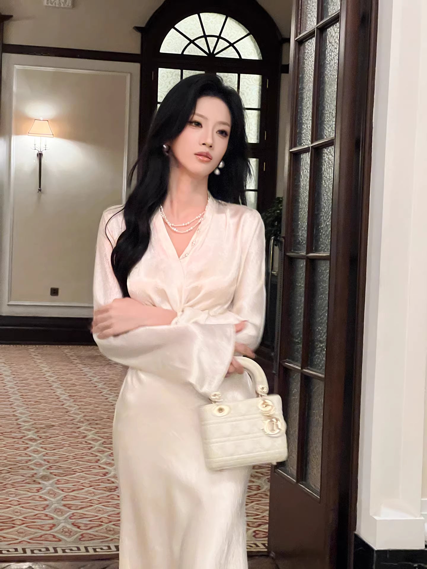 Robe de bal sirène sexy en satin blanc, col en V, longueur cheville, robe d'invitée de mariage, tenue pour un 22e anniversaire AB2490