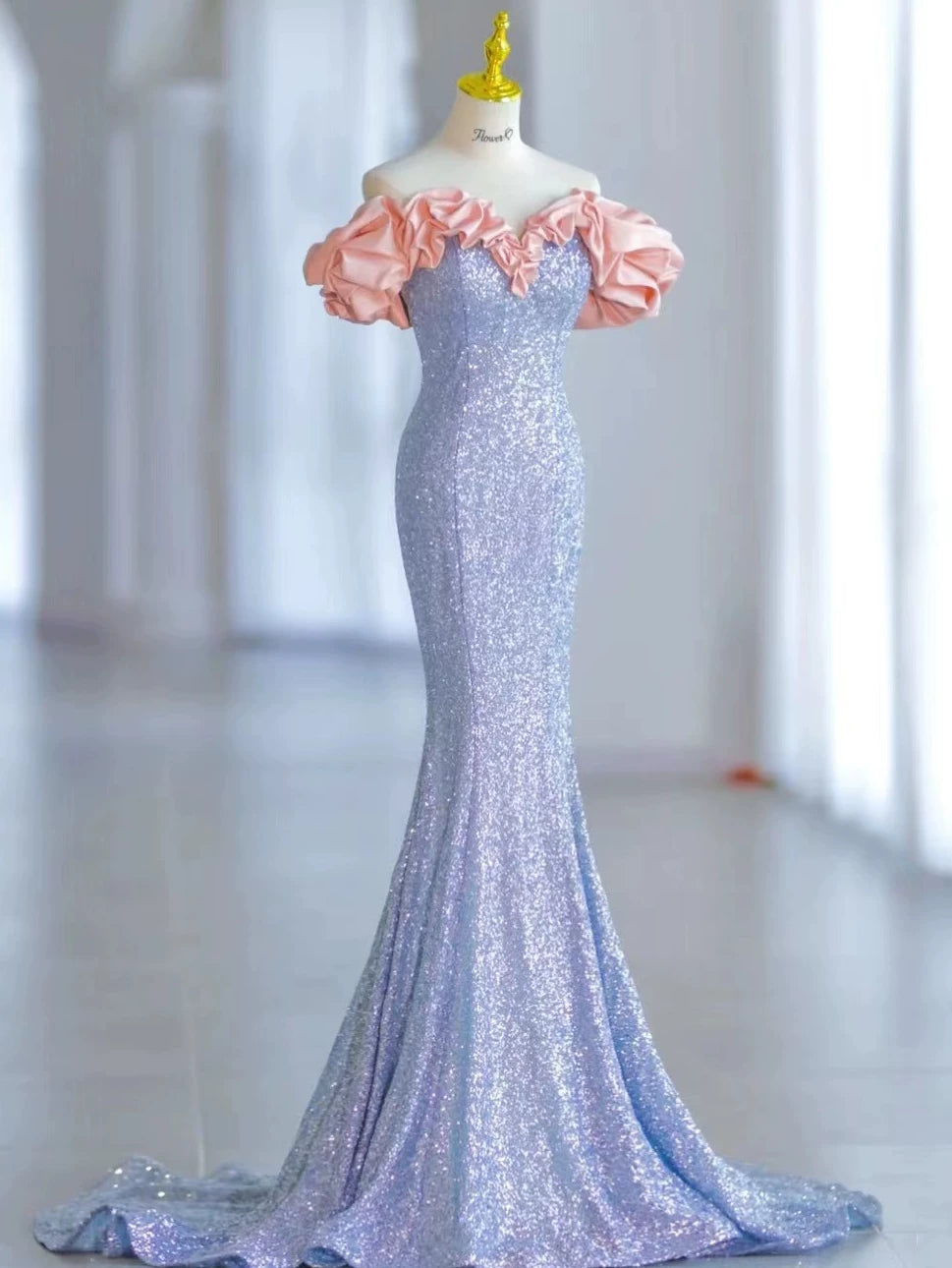 Robe de bal sirène élégante à épaules dénudées et sequins bleus, inspiration robe de soirée longue pour un 19e anniversaire AB2299