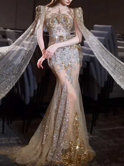 Robe de mariée sirène luxueuse à col rond et manches longues dorées avec cape et sequins, coupe ajustée AB2283