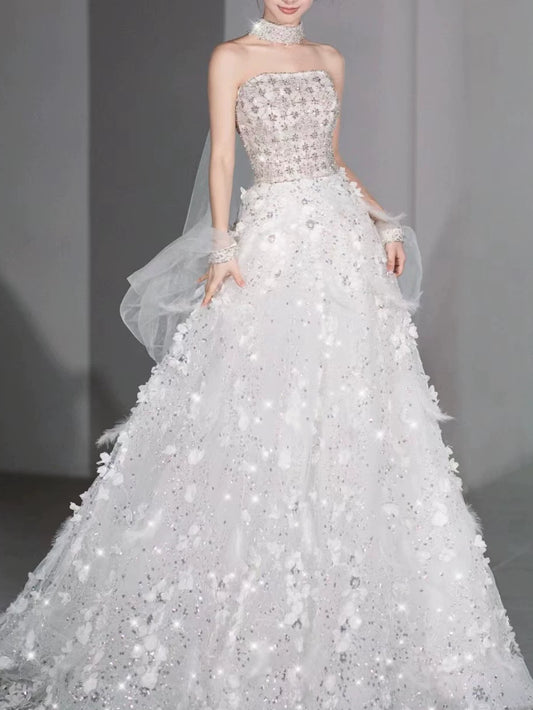 Elegantes, trägerloses, weißes Pailletten-Abendkleid – Inspiration für lange Partykleider und Outfits zum 21. Geburtstag AB2294