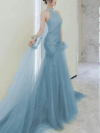 Elegantes, hochgeschlossenes Meerjungfrauen-Abendkleid aus blauem Tüll mit Schlitz – Inspiration für lange Partykleider und Outfits zum 19. Geburtstag AB2277