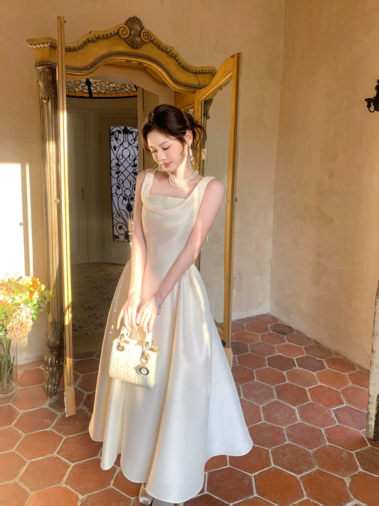 Elegantes A-Linien-Abendkleid aus Satin mit eckigem Ausschnitt, auch als Hochzeitsgastkleid oder Outfit zum 20. Geburtstag geeignet (AB2453)