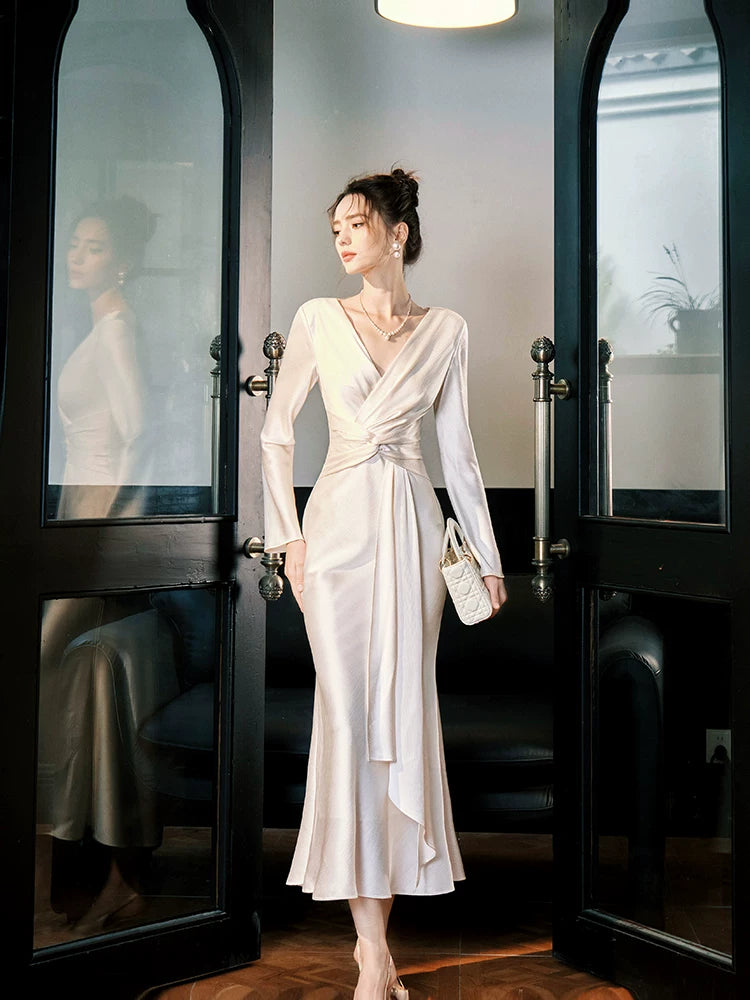 Sexy Meerjungfrauen-Abendkleid mit V-Ausschnitt, langen Ärmeln und Knöchellänge, auch als Hochzeitsgastkleid oder Outfit zum 22. Geburtstag geeignet (AB2511)
