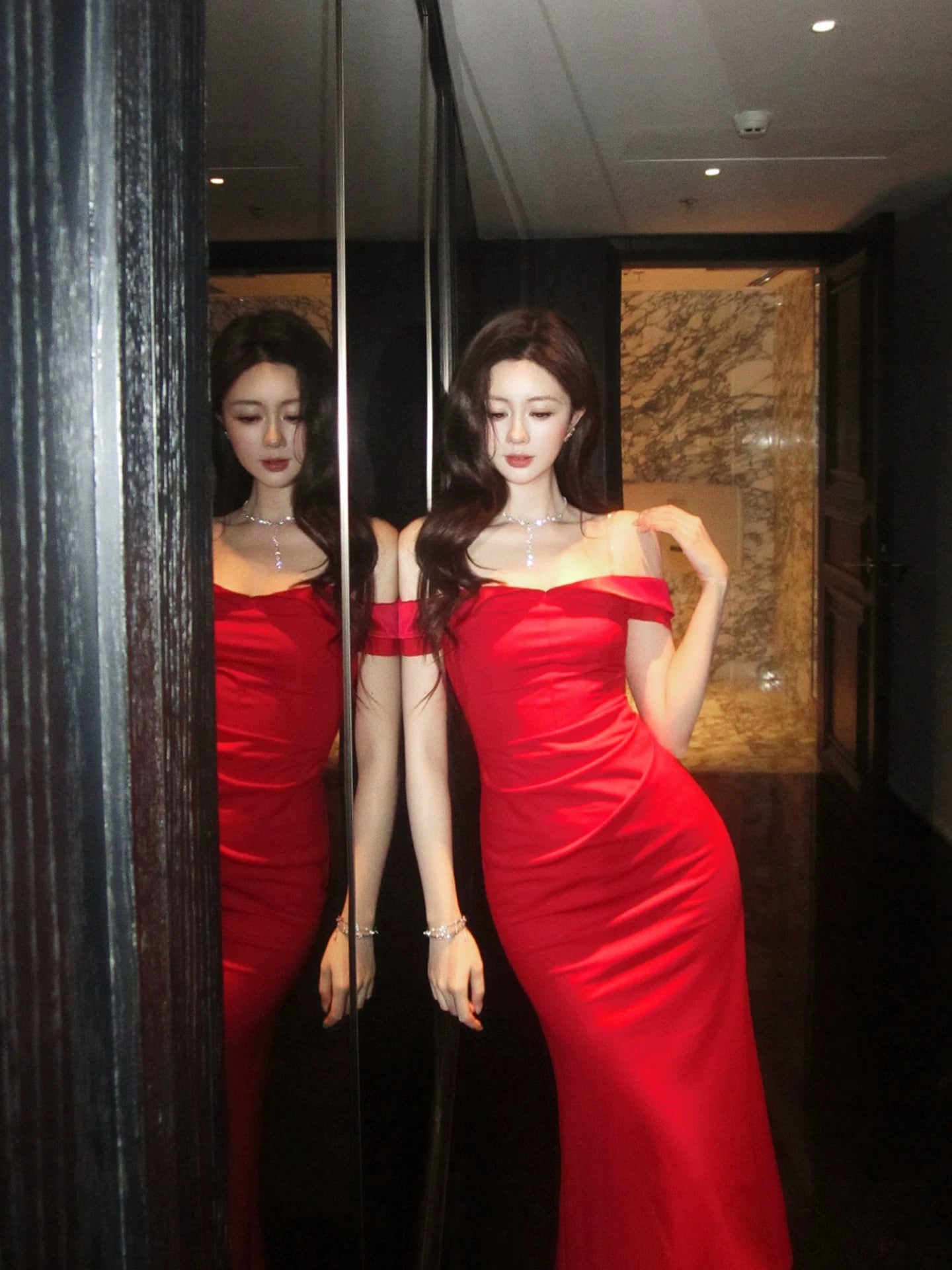 Robe de bal longue rouge sirène élégante à épaules dénudées, tenue idéale pour une soirée d'anniversaire ou une fête de 16 ans (AB2465)