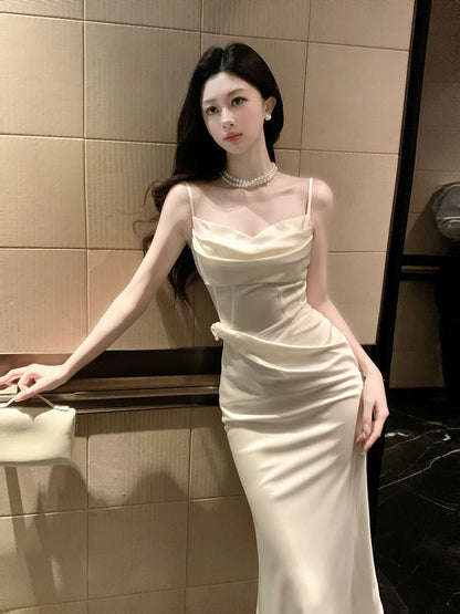 Robe de bal sirène modeste à fines bretelles en satin ivoire, idéale pour un mariage, une soirée d'anniversaire ou une fête de 18 ans (AB2425)