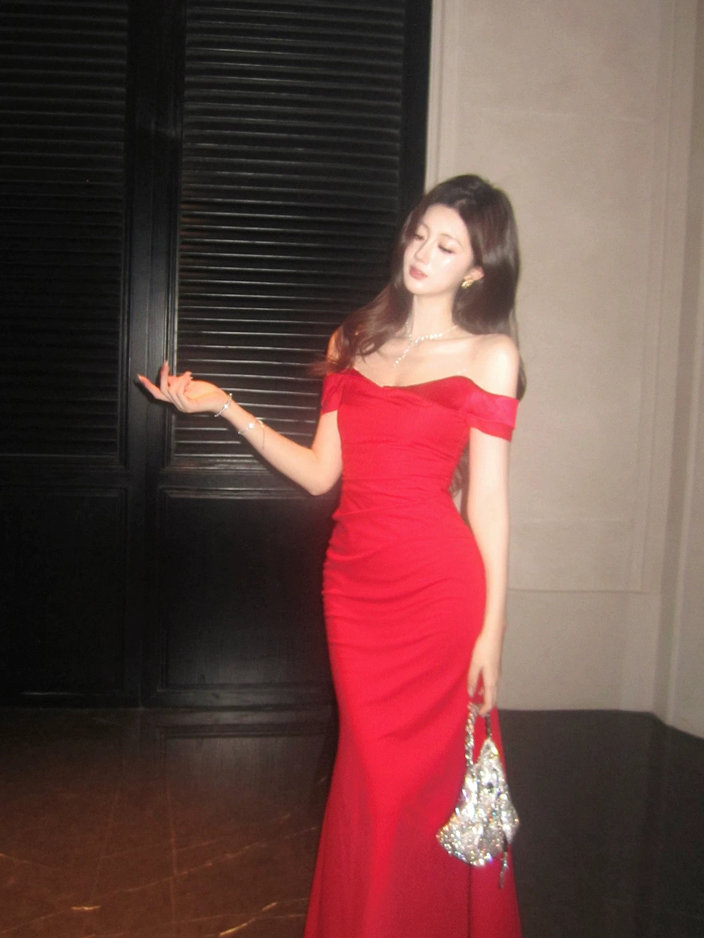 Robe de bal longue rouge sirène élégante à épaules dénudées, tenue idéale pour une soirée d'anniversaire ou une fête de 16 ans (AB2465)