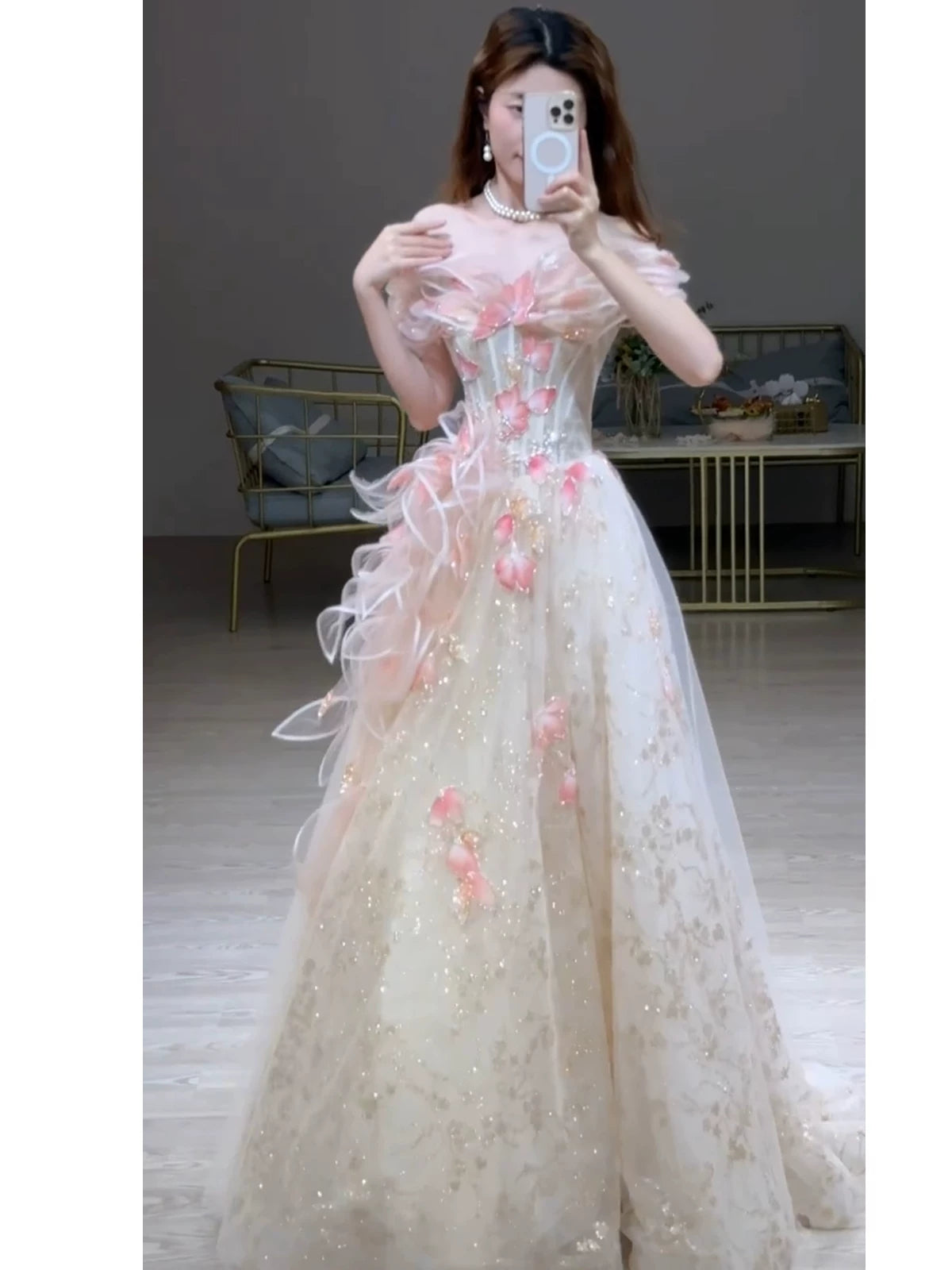 Robe de bal de princesse à épaules dénudées en tulle rose, inspiration pour une longue soirée, tenue pour un 20e anniversaire AB2236
