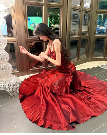 Elegantes, burgunderrotes Meerjungfrauen-Abendkleid mit Spaghettiträgern, ideal für Highschool-Absolventinnen, Tanzveranstaltungen und den 20. Geburtstag (AB2502).
