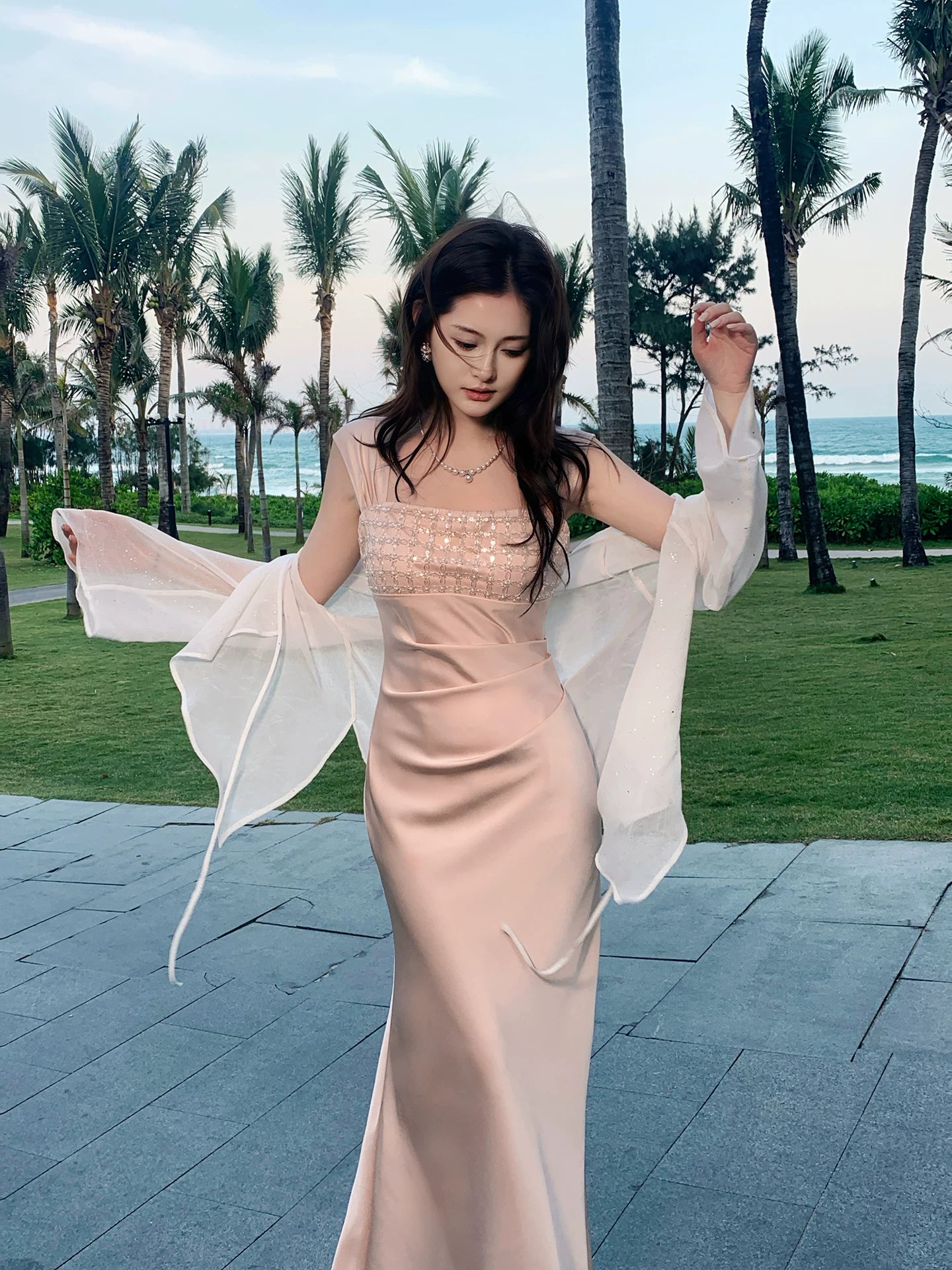 Robe de bal élégante sirène en satin rose, col carré, longueur cheville, idéale pour une soirée d'anniversaire ou un 16e anniversaire (AB2421)