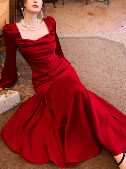 Robe de bal sirène modeste, col carré, manches longues, en satin rouge, idéale pour un mariage ou un anniversaire (AB2445)