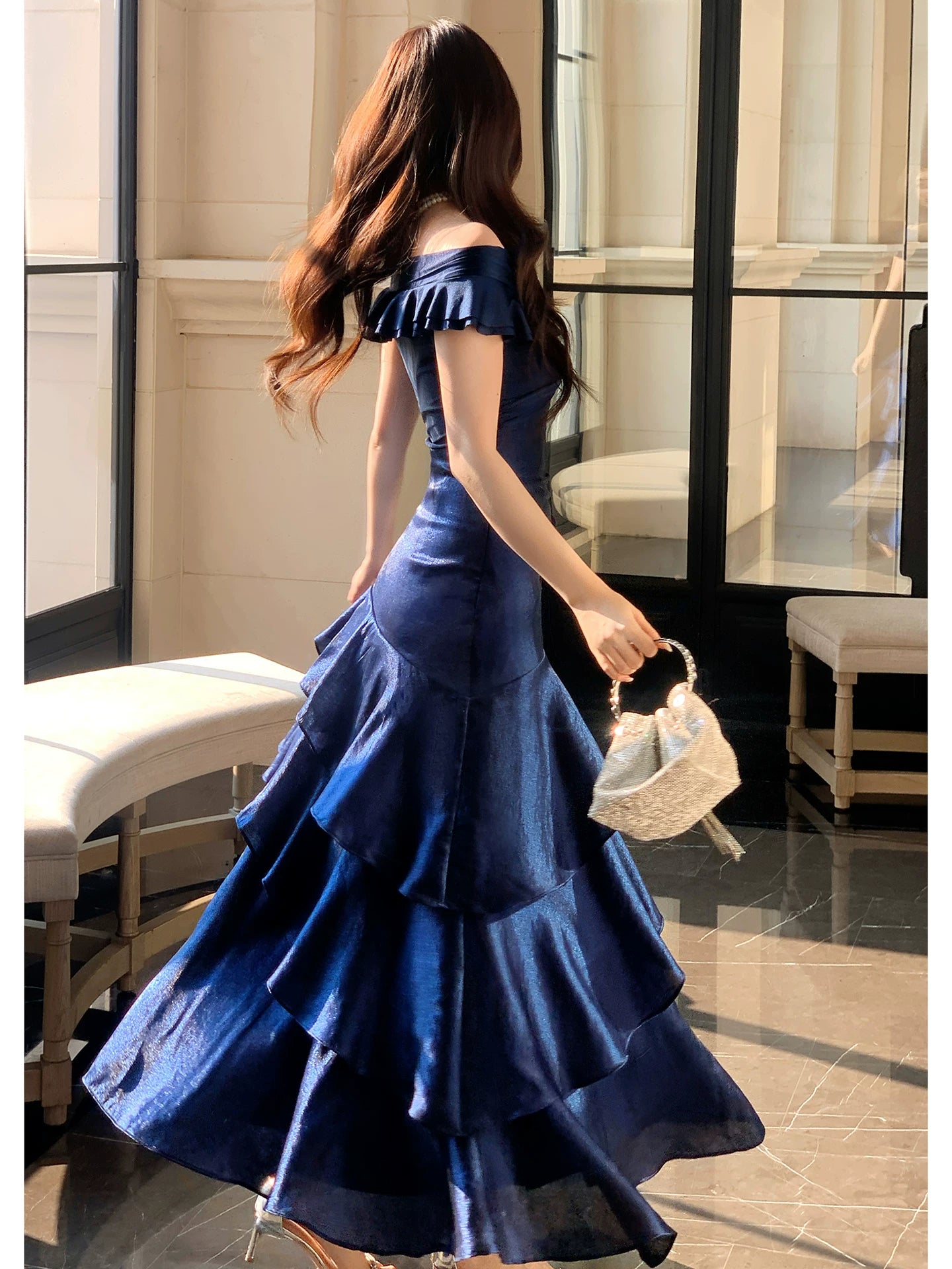 Robe de bal longue bleu marine élégante à épaules dénudées, style sirène, idéale pour une soirée d'anniversaire ou un 16e anniversaire (AB2456)