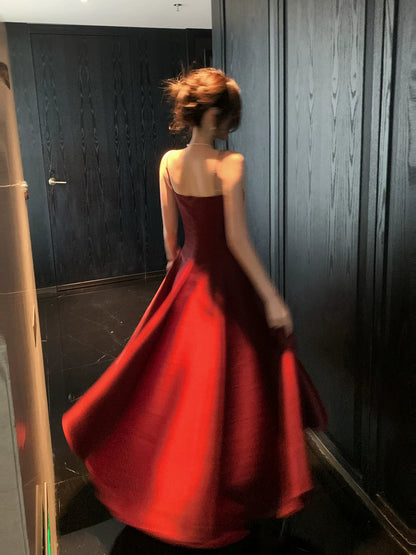 Robe de bal bordeaux en satin, coupe trapèze, fines bretelles spaghetti, idéale pour un mariage, une fête d'anniversaire ou pour un 20e anniversaire (AB2429)