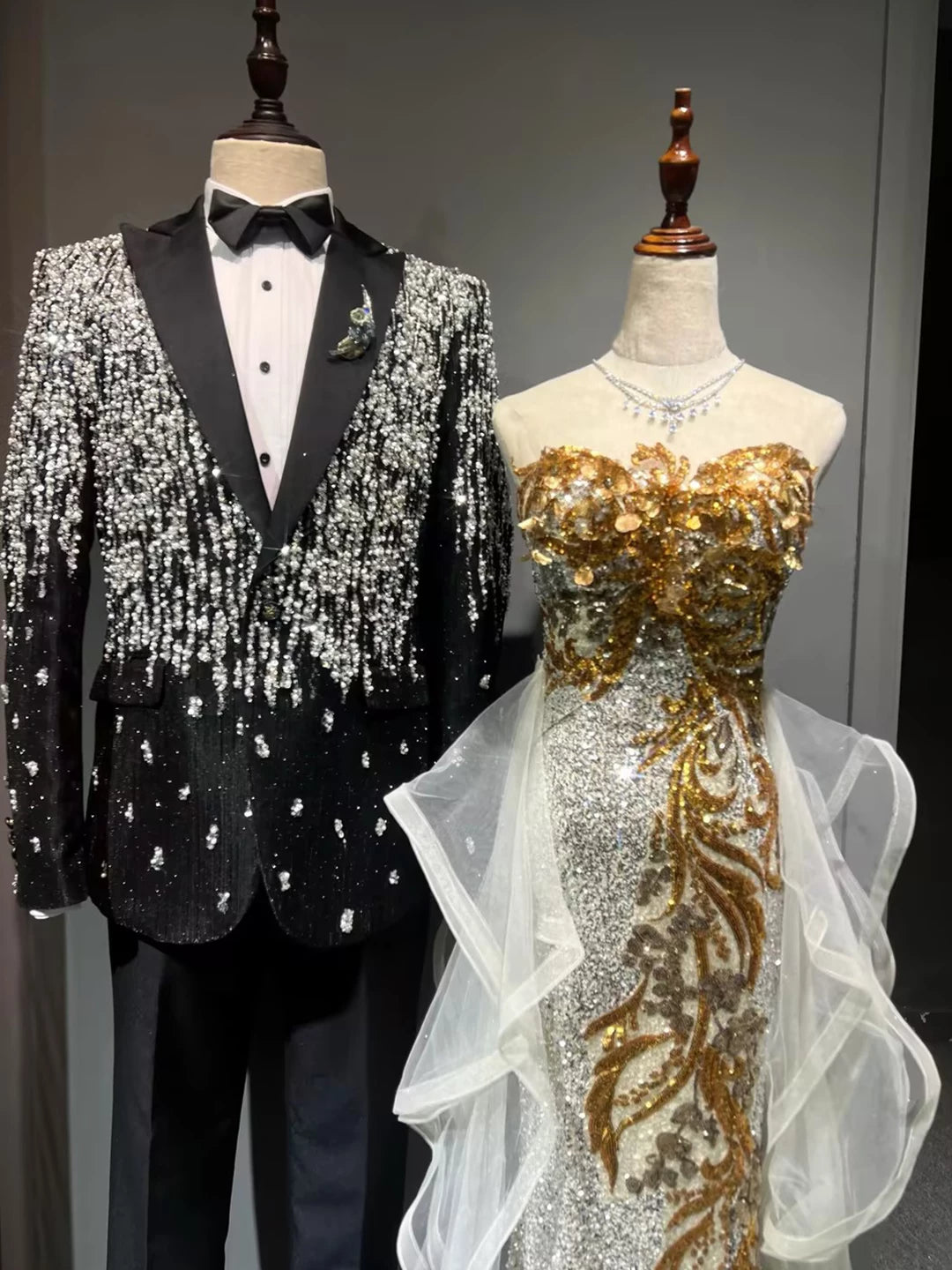 Robe de bal sirène scintillante à décolleté cœur et sequins dorés - Inspiration robes de soirée longues - Tenues pour un 19e anniversaire AB2260