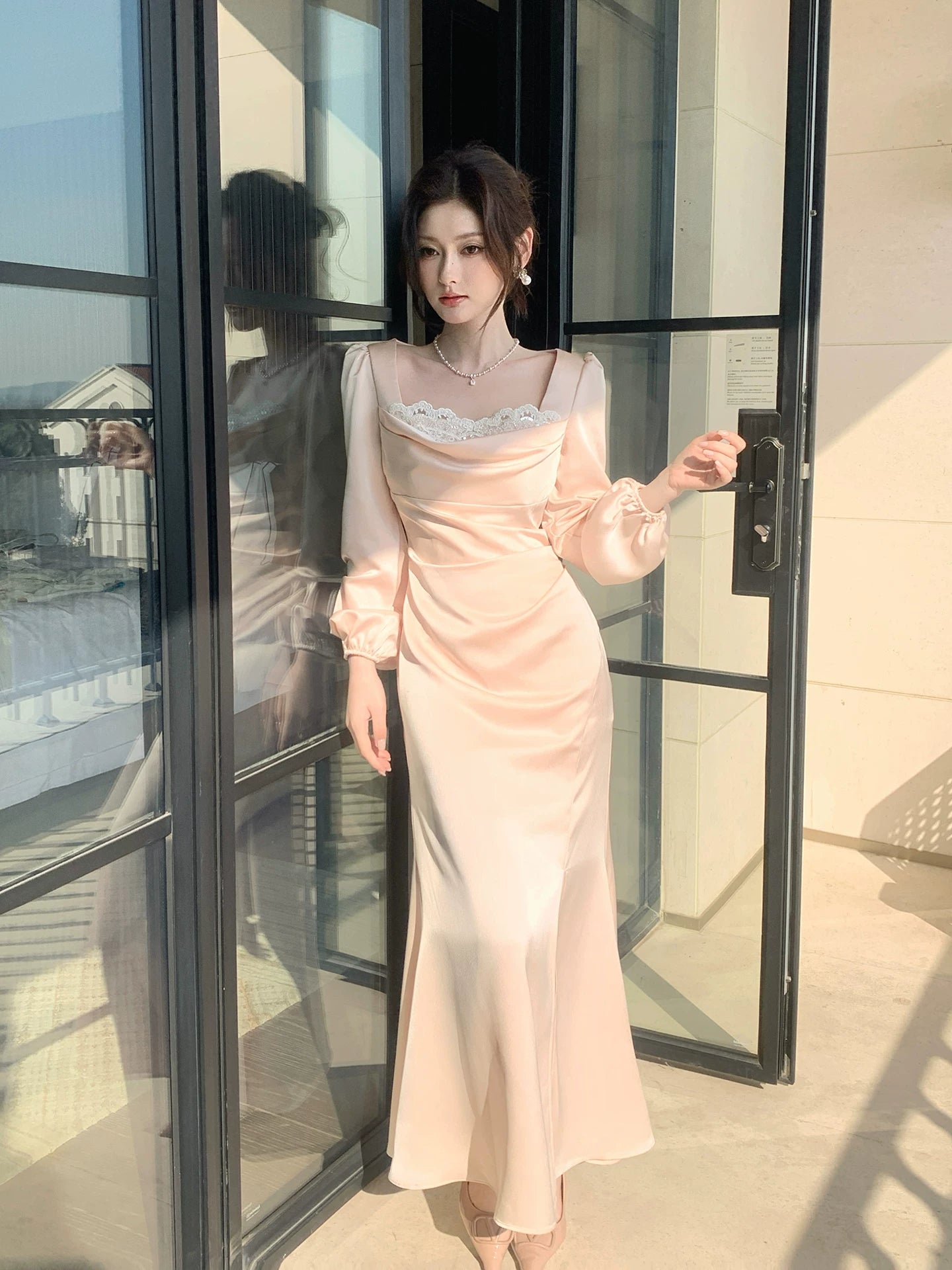 Robe de bal élégante sirène en satin soyeux rose, col carré, longueur cheville, idéale pour une soirée d'anniversaire ou un 16e anniversaire (AB2432)
