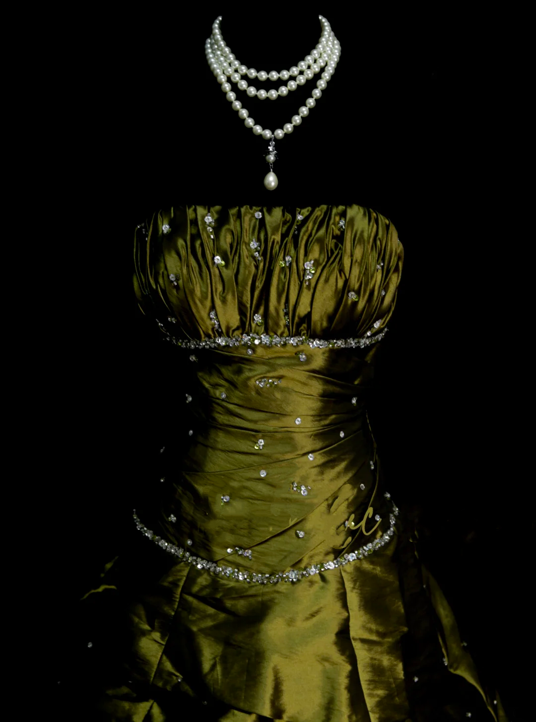 Bezauberndes, trägerloses Ballkleid aus olivgrünem Taft mit Perlenstickerei, langes Abendkleid für Damen OB003