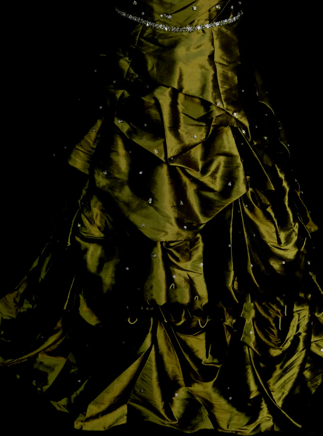 Bezauberndes, trägerloses Ballkleid aus olivgrünem Taft mit Perlenstickerei, langes Abendkleid für Damen OB003