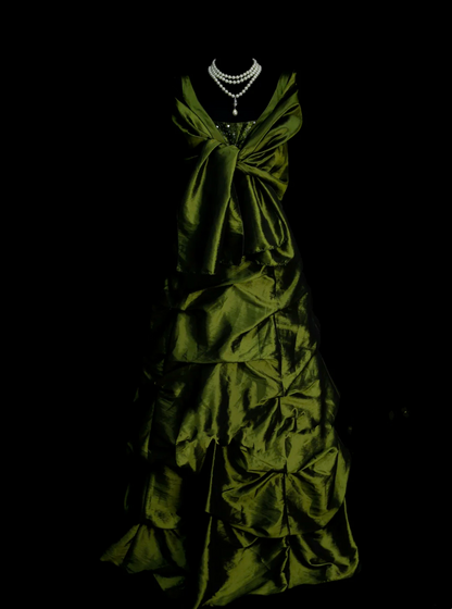 Elegantes Ballkleid mit V-Ausschnitt, olivgrünem Taft und Perlenstickerei, langes Abendkleid, trendiges Partykleid für Damen OB005
